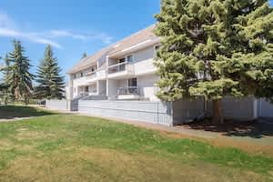 Deerwood Place property